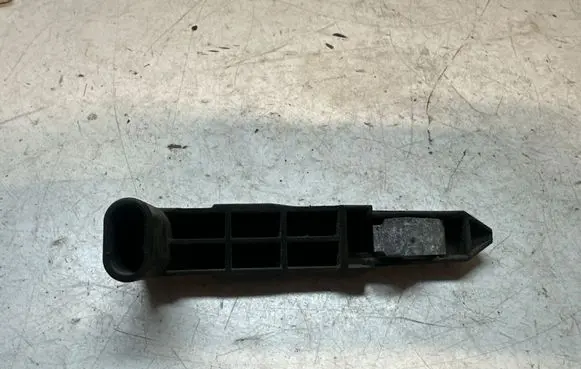 Volvo XC60 Headlight/headlamp mounting bracket 30763155