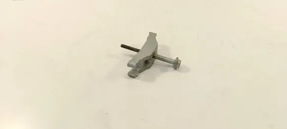 Skoda Octavia Mk3 (5E) Fuel Injector clamp holder 03L216