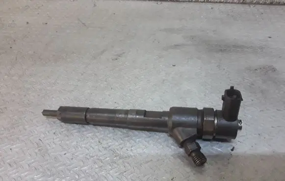 Opel Corsa D Fuel injector 0445110183