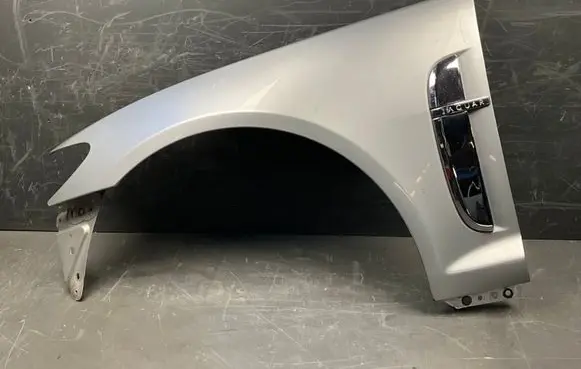 Jaguar XF Fender