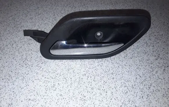 BMW 5 E39 Front door interior handle 8226049