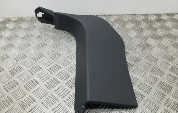Foot area side trim