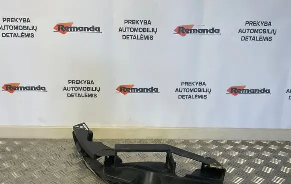 Renault Megane II Headlight/headlamp mounting bracket