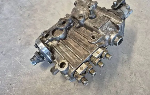 Fuel injection high pressure pump