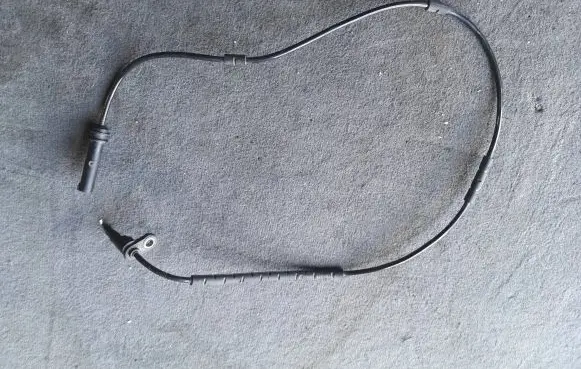 BMW 4 F32 F33 ABS rear brake sensor 6791225