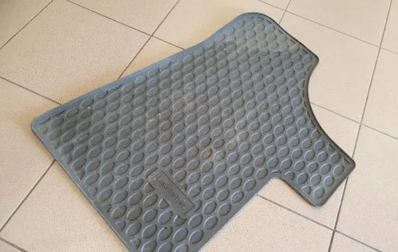 Mercedes-Benz Vito Viano W639 Front floor mat B66560548