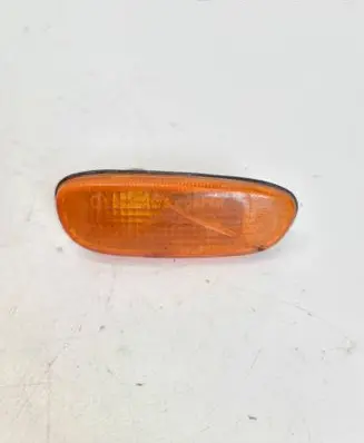 Subaru Impreza I Front fender indicator light 012299 E13015535