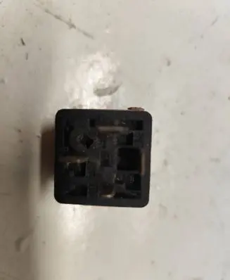Volkswagen Golf IV Other relay 0332019168