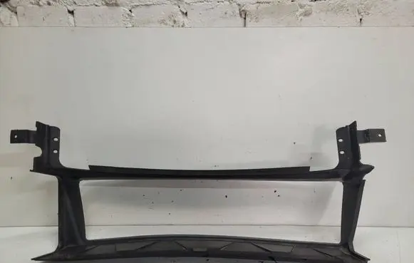 Volvo V50 Intercooler air guide/duct channel 3984