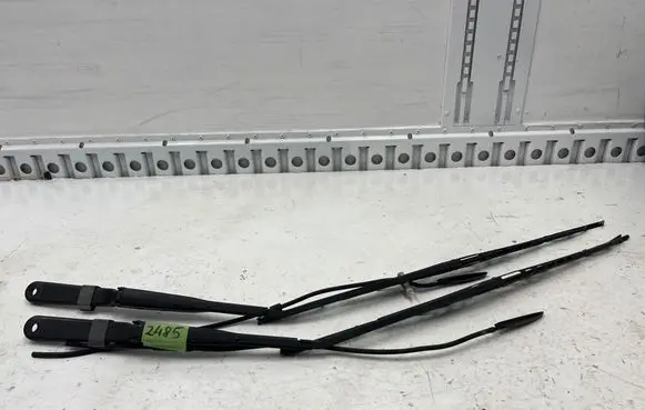 Opel Movano A Front wiper blade arm 80005697