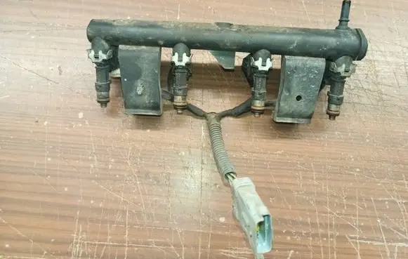 Citroen C4 I Fuel injectors set 0280158057