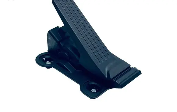 Accelerator throttle pedal