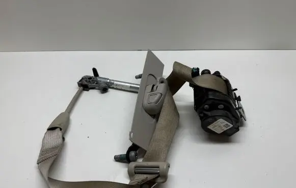 Chrysler Pacifica Front seatbelt P5LA37PD2AD 619654700
