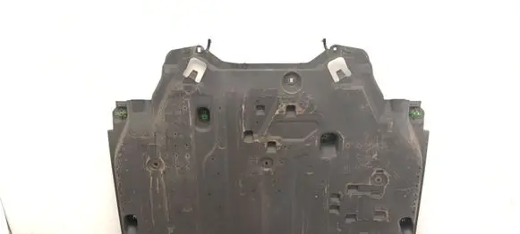 Citroen C4 III e-C4 Engine splash shield/under tray 9847060580