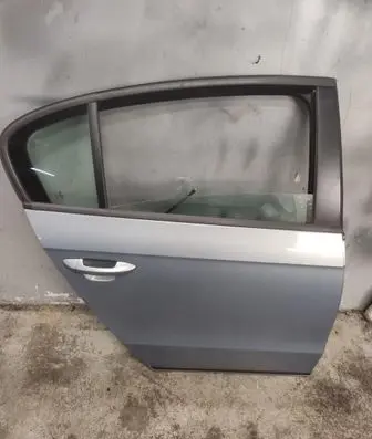 Volkswagen PASSAT B7 Rear door 