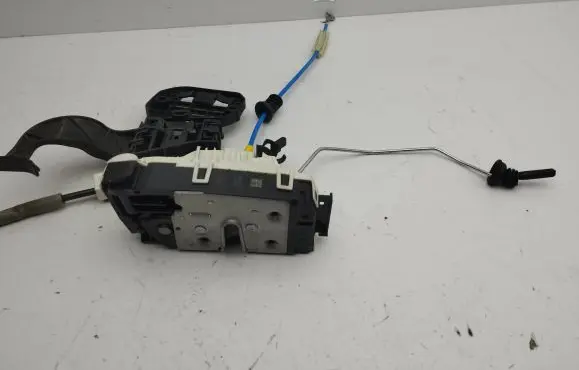 Mercedes-Benz B W246 W242 Front door lock A1667200735
