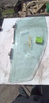 Toyota Corolla E120 E130 Front door window glass four-door 1212123