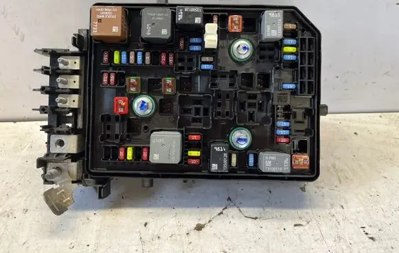 Opel Astra K Fuse box set 39119228