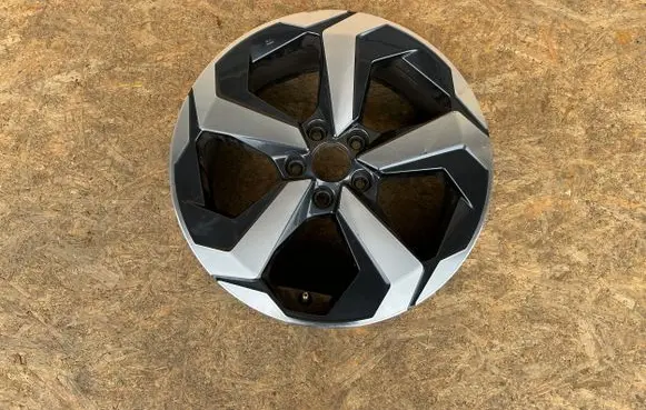 Nissan Qashqai J12 R18 alloy rim B012890