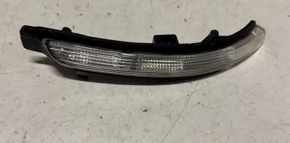 Skoda Octavia Mk2 (1Z) Mirror indicator light 3T0949102