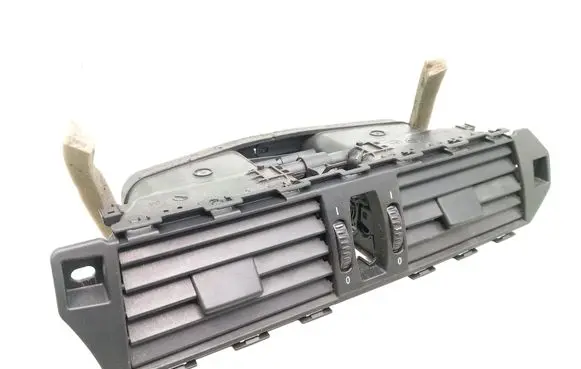 BMW 5 E60 E61 Dash center air vent grill 6910734