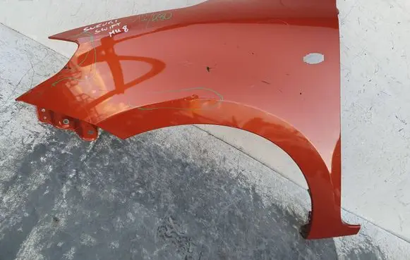 Suzuki Swift III Fender