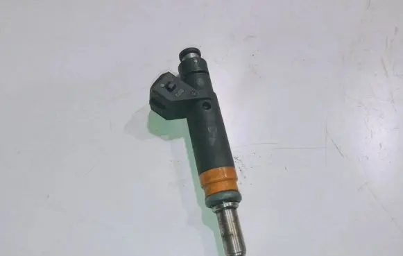 BMW 7 E65 E66 Fuel injector 7506924 2051B11983