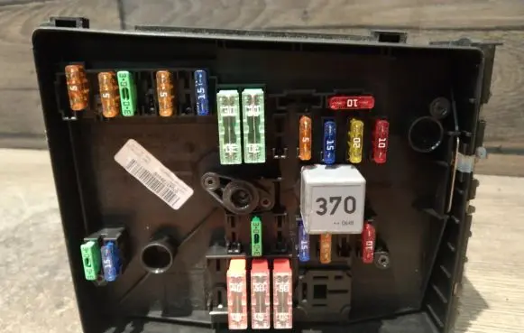 Audi A3 S3 8P Fuse module 1K0937125A