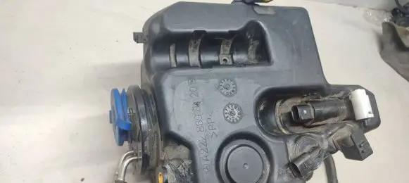 Windshield washer fluid reservoir/tank