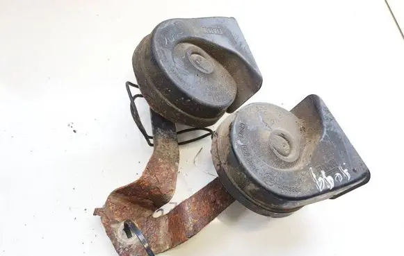Ford Mondeo Mk III Horn signal e30055306 55306-am80s