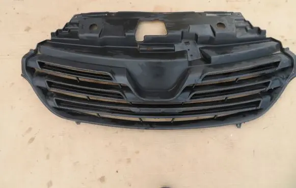 Renault Trafic III (X82) Front bumper upper radiator grill 623108673R