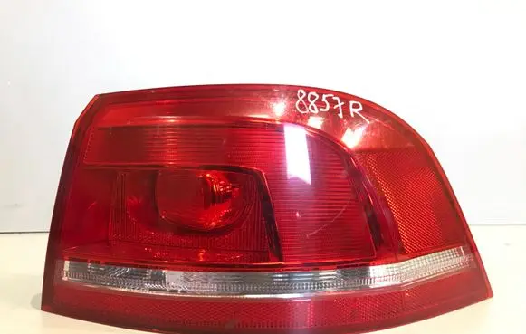 Volkswagen PASSAT B7 Rear/tail lights 3AF945096E