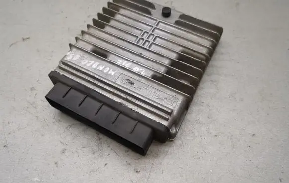 Ford Mondeo Mk III Engine control unit/module 5S7112A650EB