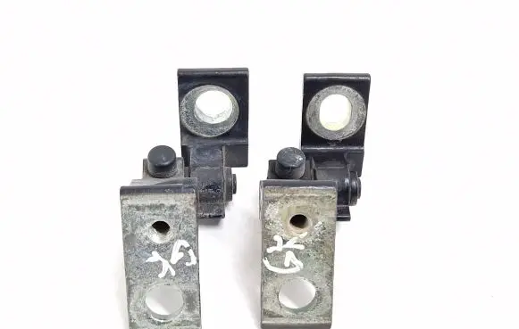 Skoda Superb B6 (3T) Rear door hinge set 8K0831401A
