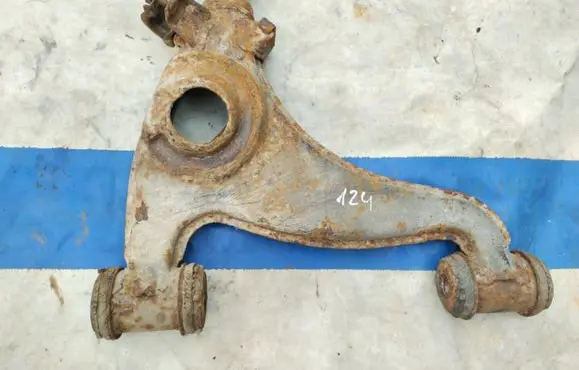 Mercedes-Benz E W124 Front lower control arm/wishbone 1243303107 A1243303107