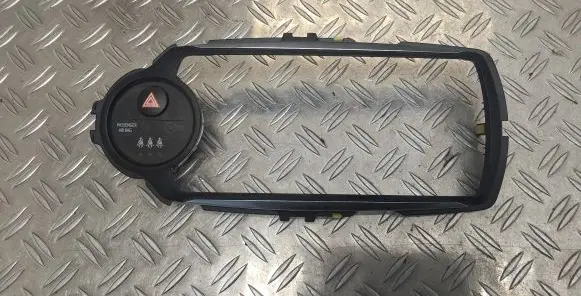 Toyota Yaris Radio/GPS head unit trim 864510D030