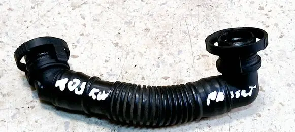 Volkswagen PASSAT B6 Breather hose/pipe 03L103493
