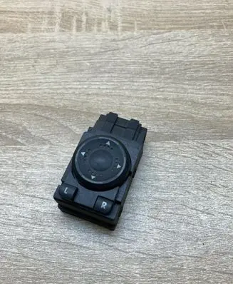 Volkswagen PASSAT B5 Wing mirror switch 3B1959565