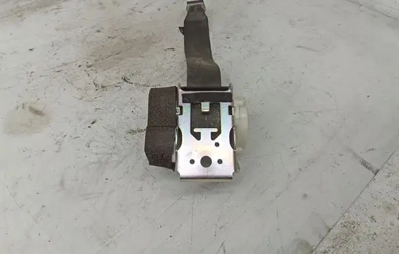 Ford Kuga I Rear seatbelt