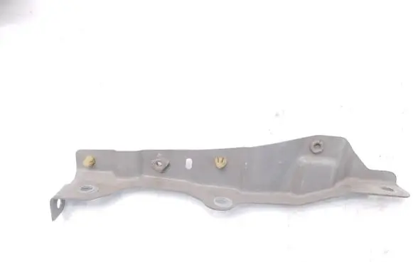 Renault Clio IV Fender mounting bracket 641351725R DV369