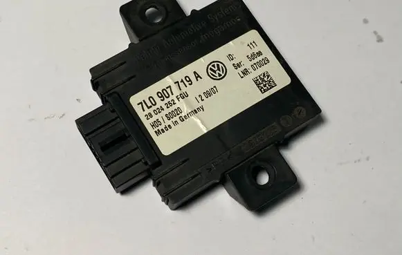 Volkswagen Touareg I Alarm control unit/module 7L0907719A