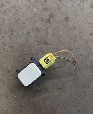 Mercedes-Benz R W251 Airbag deployment crash/impact sensor 0038202826