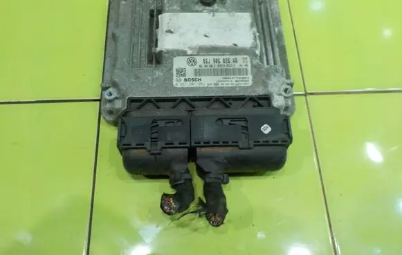 Volkswagen Scirocco Engine control unit/module 06J906026AR