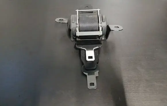 Nissan Qashqai Middle seatbelt (rear) 606161961