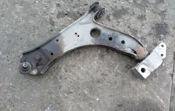 Volkswagen Golf V Front lower control arm/wishbone