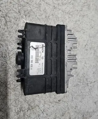 Volkswagen Golf III Engine control unit/module 032906026A 0261200764
