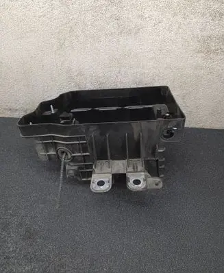 Battery box tray