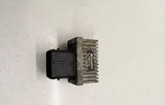 Peugeot 1007 Glow plug pre-heat relay 9640469680