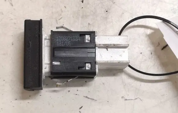 Skoda Octavia Mk2 (1Z) Traction control (ASR) switch 1Z0927133A