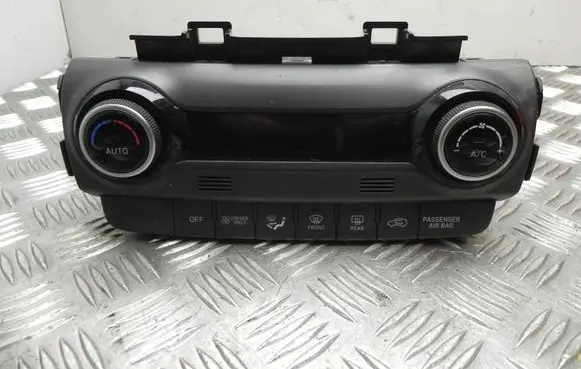 Hyundai Kona I Climate control unit 97250CM070 Y1081